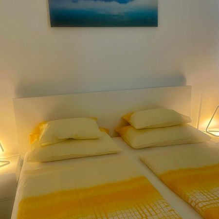 Vizparti Apartman Siofok Bagian luar foto
