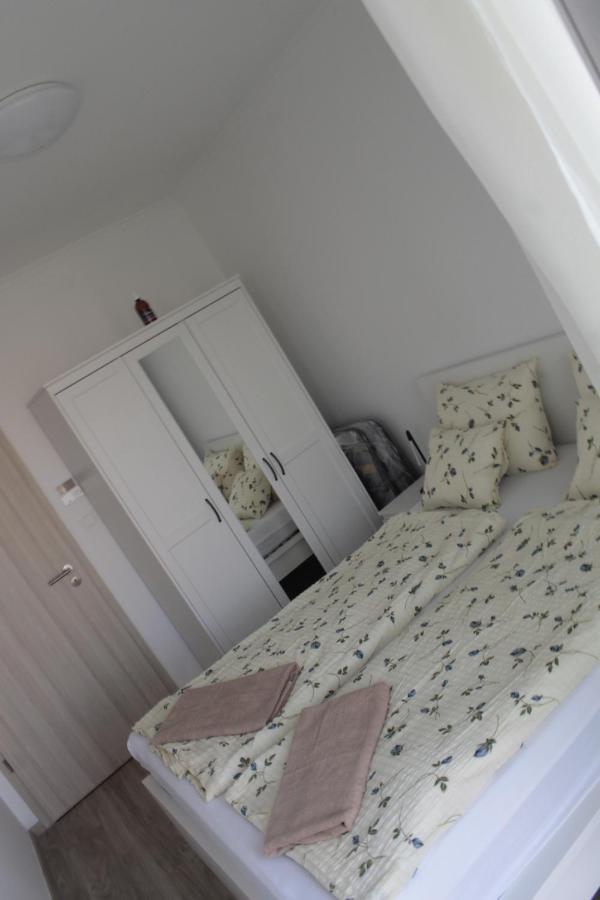 Vizparti Apartman Apartment Siofok Bagian luar foto