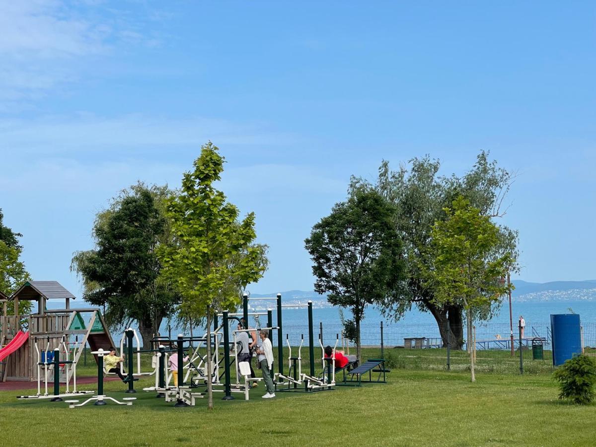 Vizparti Apartman Siofok Bagian luar foto