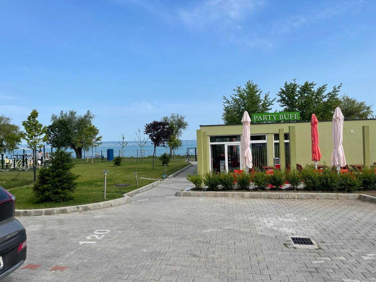 Vizparti Apartman Siofok Bagian luar foto